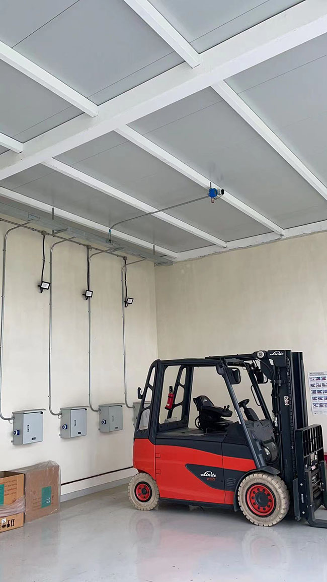 叉車充電樁氫氣報警器安裝現場