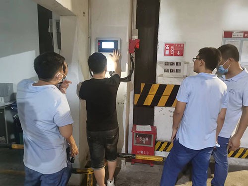 燃?xì)庠诰€(xiàn)監(jiān)測(cè)系統(tǒng)安裝現(xiàn)場(chǎng)圖