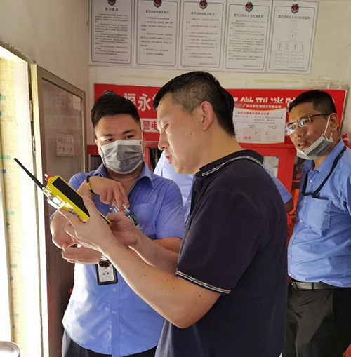 便攜式多參數(shù)煙霧氣體檢測儀